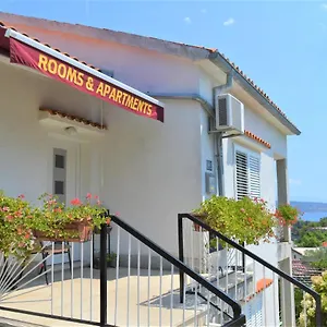 https://rooms-apartments-kvasic.primorje-gorskikotar.com