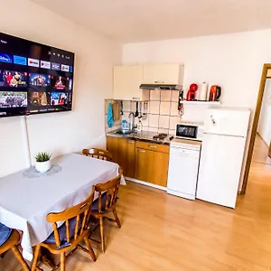 https://apartments-curic-trogir.hotels-in-trogir.com