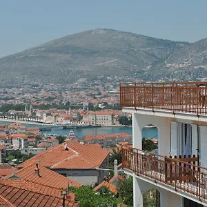 https://apartments-miranda-trogir.hotels-in-trogir.com