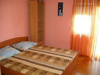 Eros Rooms Split